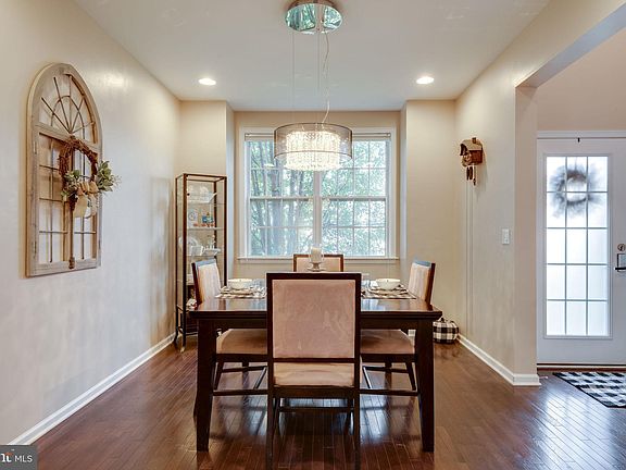 5th image of 15453 Painters Cove Way