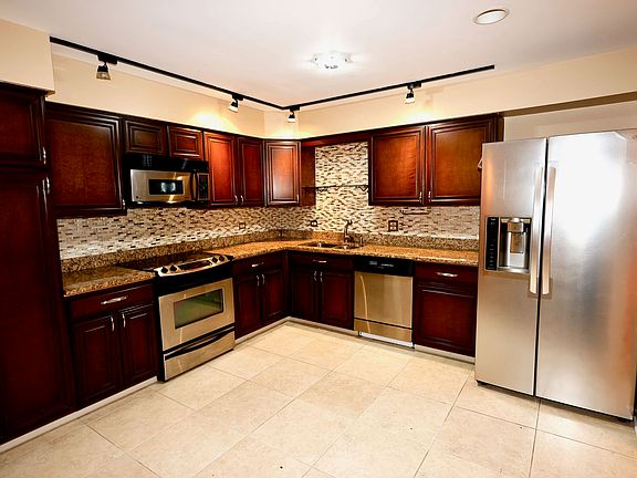 4th image of 3950 Dundee Rd APT 302