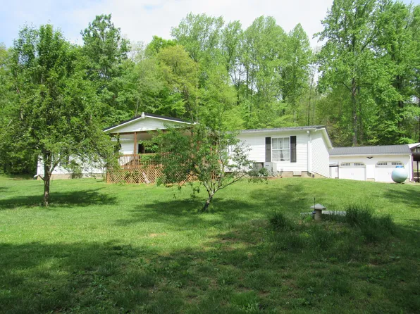 1624 Dogwood Lake Dr, Spencer, IN 47460