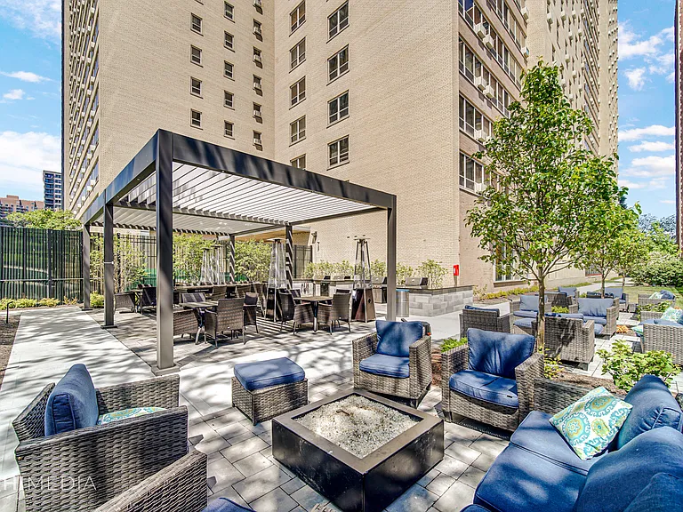 3950 N Lake Shore Dr #1516 — Photo 22