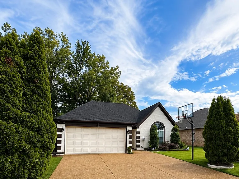 6597 Whitten Grove Dr — Photo 1