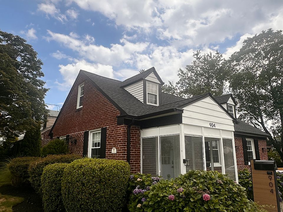 1st image of 904 Merrick Ave