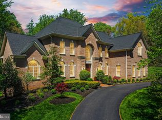 11116 Stuart Mill Rd, Oakton, VA 22124