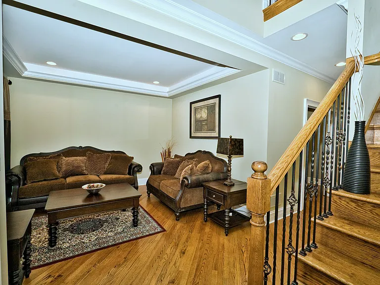 5044 Coyle Ave — Photo 9