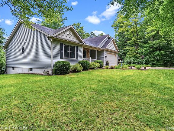 4th image of 8436 Birch Run Rd