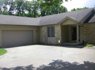 1372 Candlewood Cir, Terre Haute, IN 47802