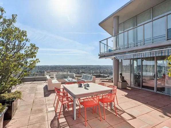 1438 Richards St #3701, Vancouver, BC V6Z 3B8