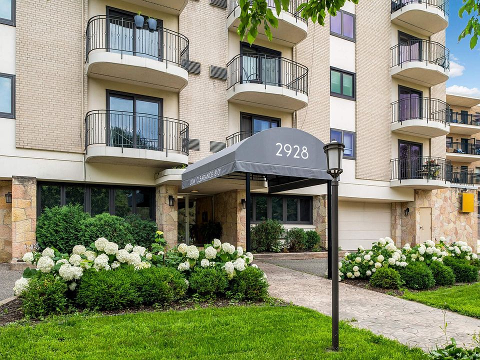 1st image of 2928 Dean Pkwy APT 4J
