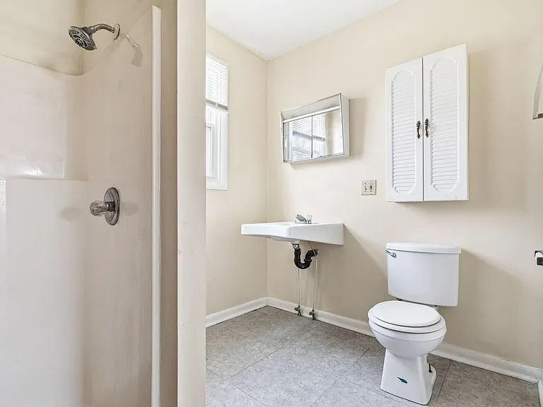 488 Alexander St — Photo 1