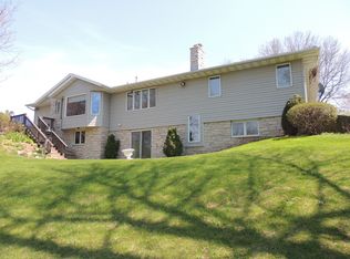 106 Brookview Pl, Combined Locks, WI 54113