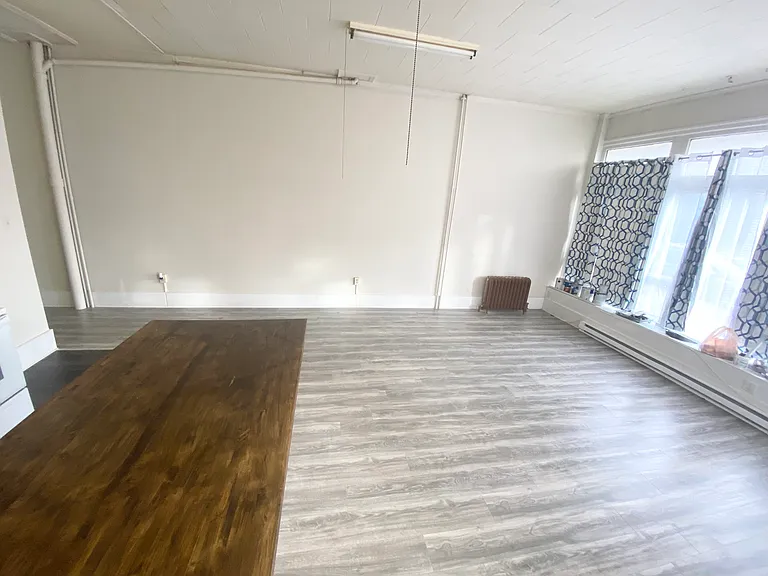 901 Queen St #1F — Photo 13