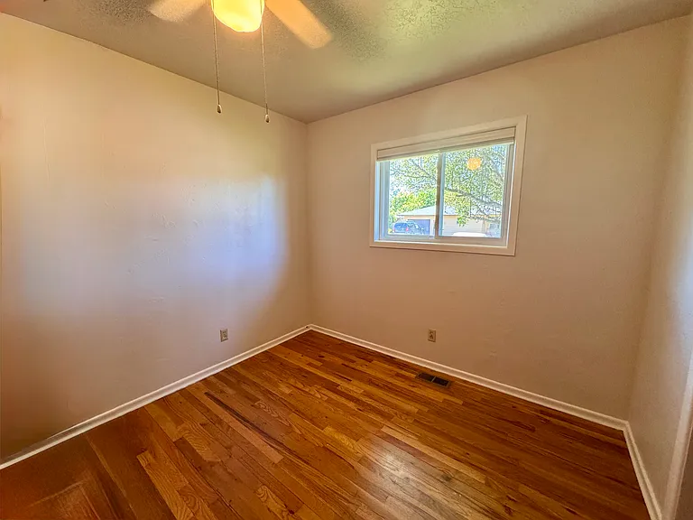 705 SE Bell Ave — Photo 15