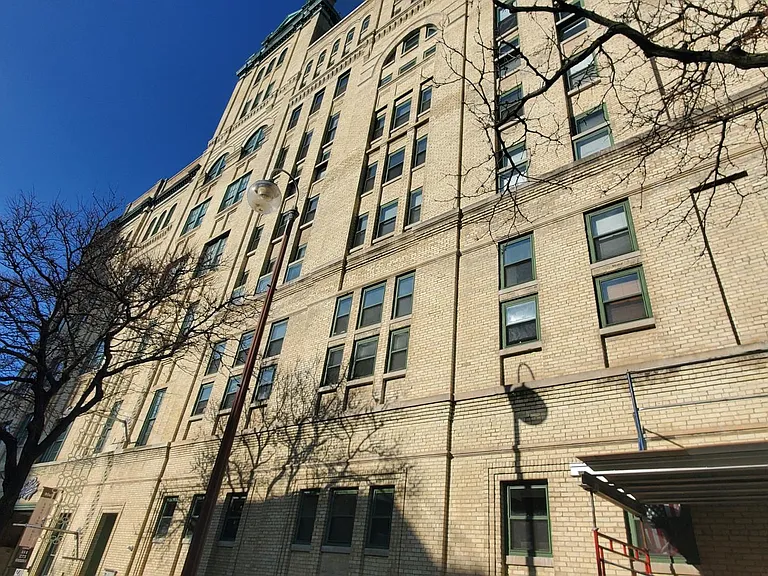 270 E Highland Ave #423 — Photo 18