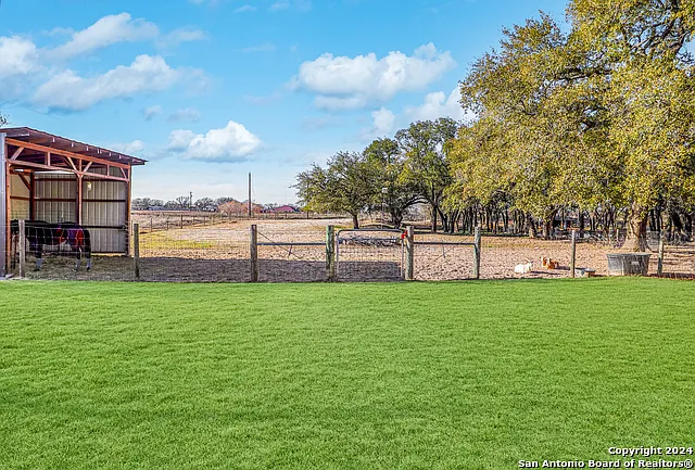 3 bed, 2.5 bath, 1749 sqft, $3,000 — Photo 3
