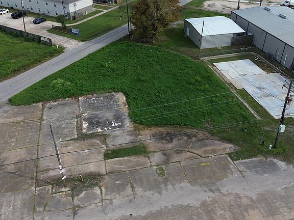 4th image of 3140 Texas Ave