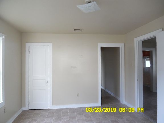 5th image of 1112 Grinage St