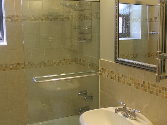 5th image of 32-25 91st St #C409