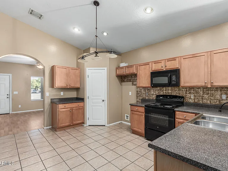 2513 W Novak Way — Photo 3
