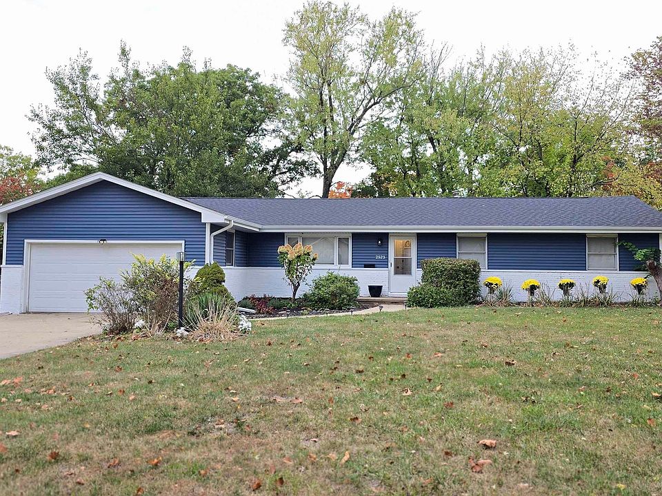 1st image of 2523 W Huntington Dr