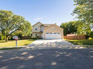 26 E Woodfield Dr, Pataskala, OH 43062