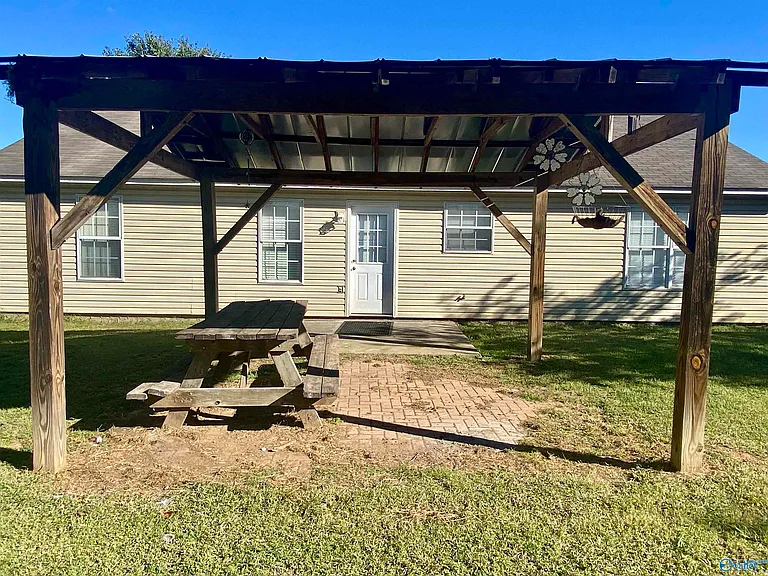 242 Comet Dr — Photo 3