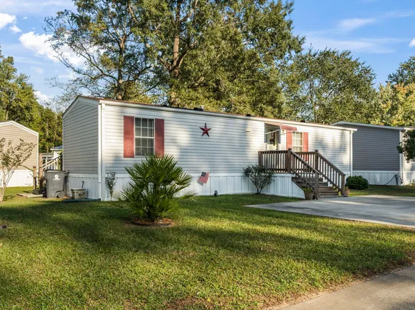 516 Folly Estates Dr., Myrtle Beach, SC 29588