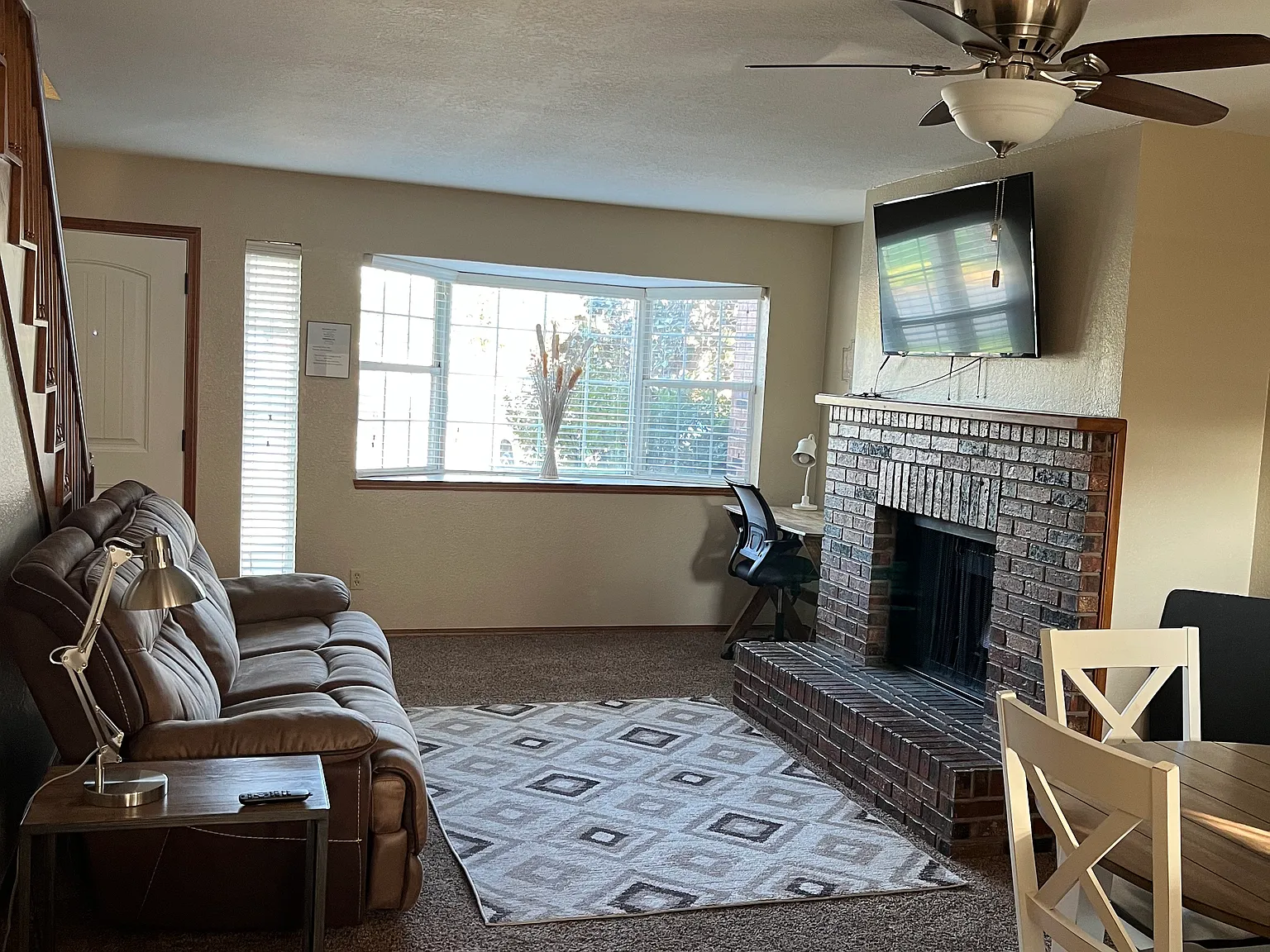 2 bed, 960 sqft, $1,200 — Photo 2