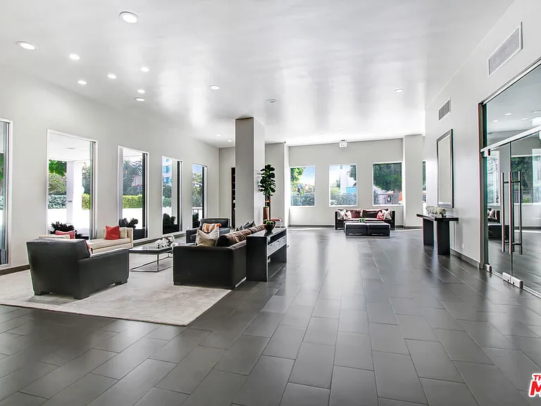10501 Wilshire Blvd #2008 — Photo 15