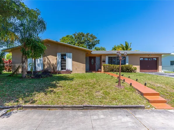 16302 SW 107th Ct, Miami, FL 33157