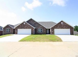 885 Pleasant View Dr, Jackson, MO 63755