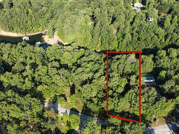 5th image of 12 Dogwood Ln