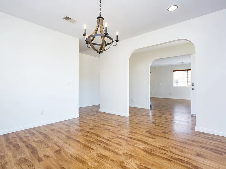 5009 Mansfield St — Photo 9