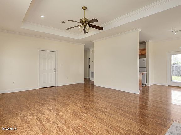 4th image of 202 Federal St