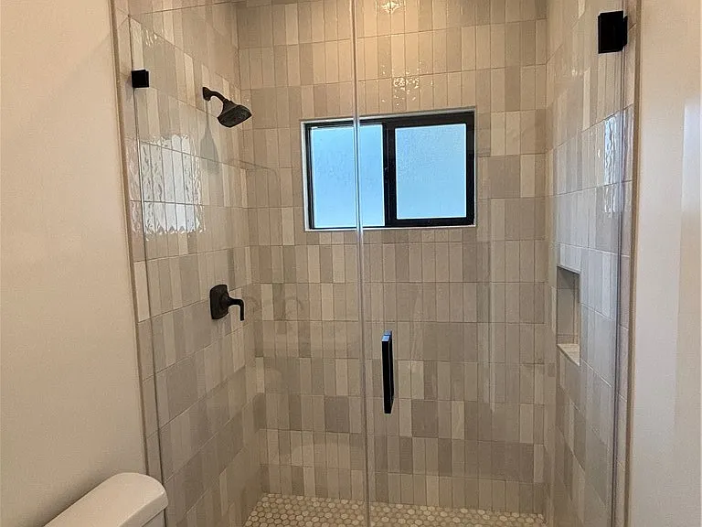 1664 Glen Ave — Photo 9