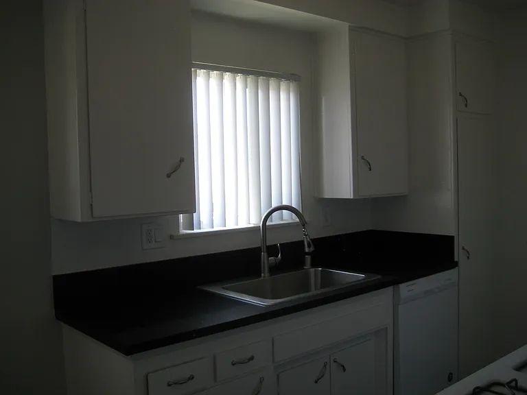 5150 Woodman Ave. — Photo 7