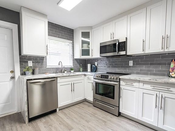 4th image of 2350 SW 18th Terrace