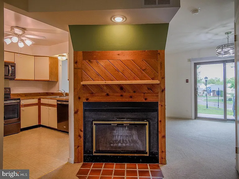 1001 Winfield Ct — Photo 7