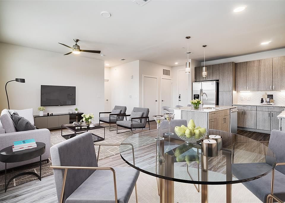 1st image of 1500 N Fitzhugh Ave APT 324