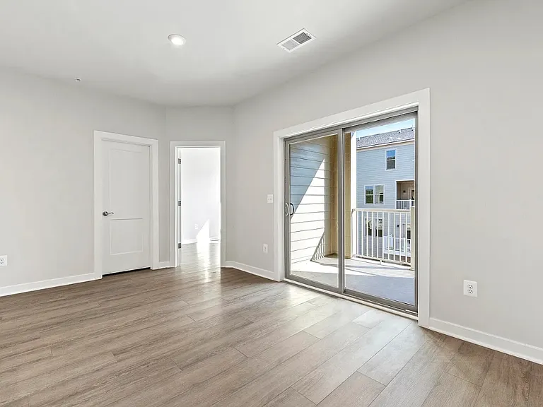 605 Market Grove Dr #1-200 — Photo 4