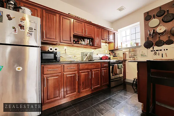 Rented by ZealEstate Group Inc | media 15