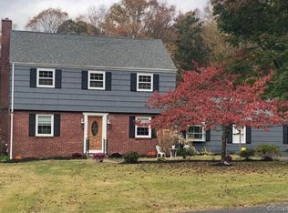 14 Surrey Dr, Northford, CT 06472