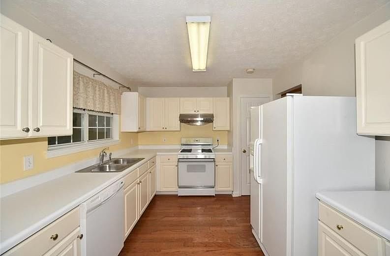 1st image of 3654 Montrose Pond Ct