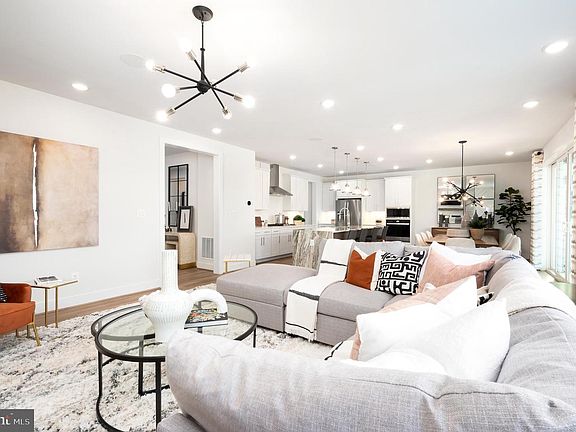 7th image of this home