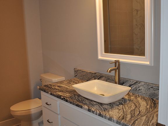 3rd image of 804 SE Sparrow Ct