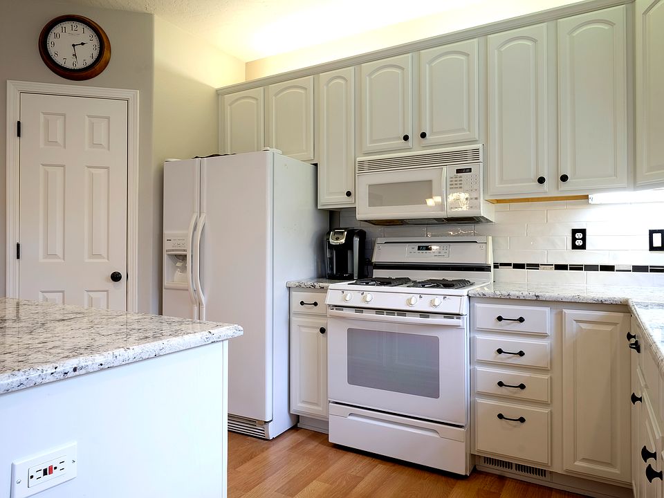 2nd image of 3534 Berkshire St