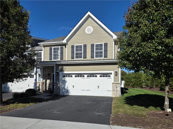 2045 Cool Springs Dr, Pittsburgh, PA 15234