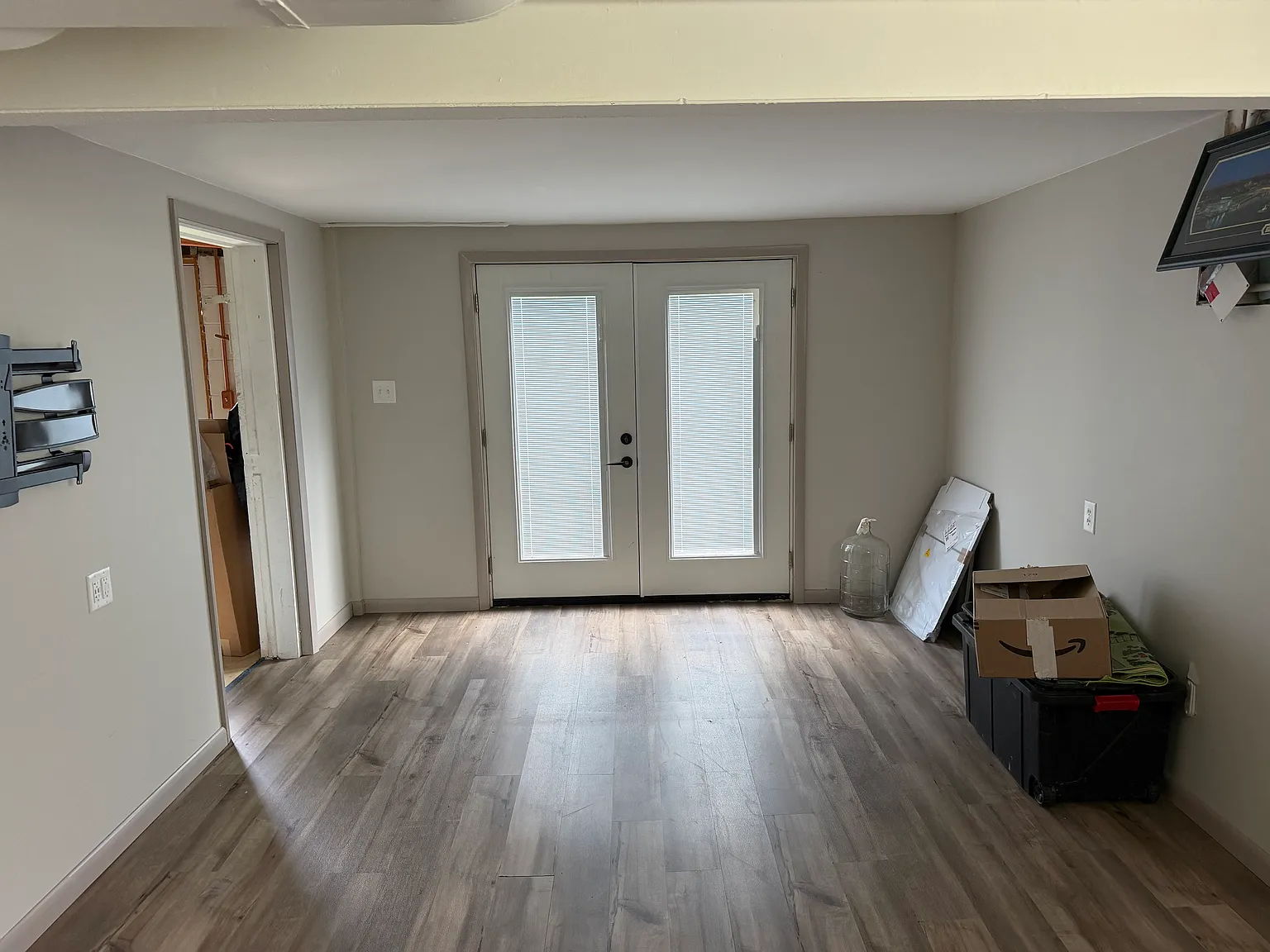 3 bed, 960 sqft, $1,895 — Photo 2
