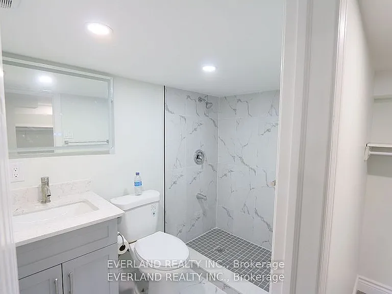 4 Hepatica St #BASMENT — Photo 11