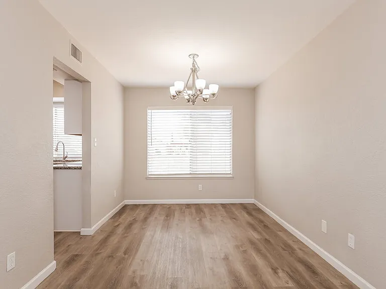 1635 E Apollo Rd — Photo 5