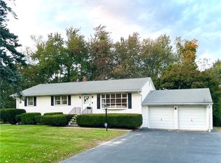 4 Macarthur Rd, Trumbull, CT 06611